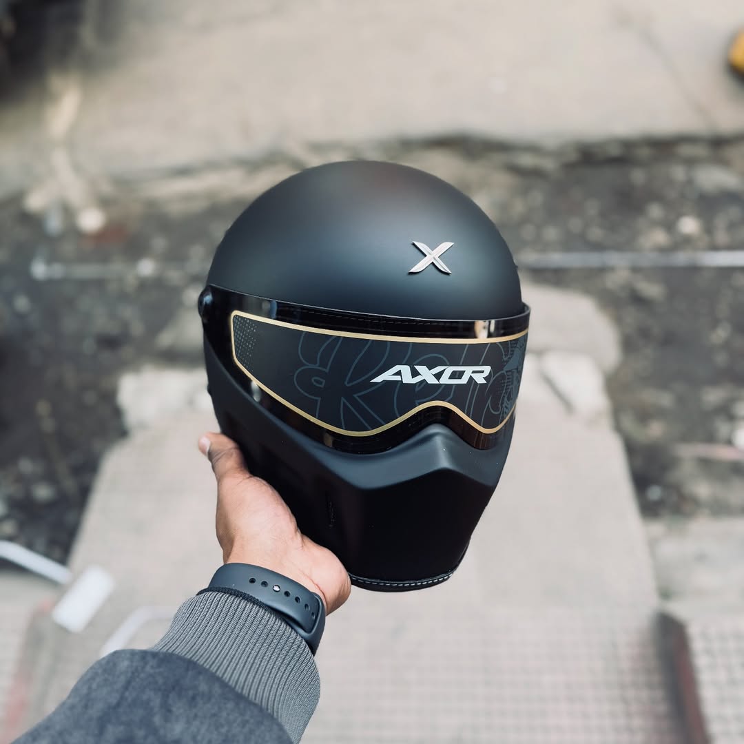 AXOR Retro Dominator Dull Black Full Face Helmet