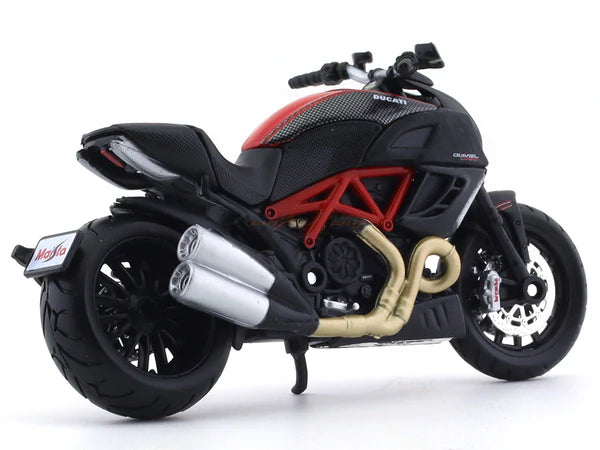 Maisto Ducati Diavel Carbon Scale Model