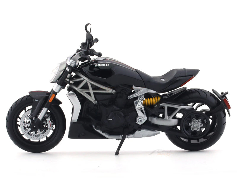 Maisto Ducati X Diavel S 1:12 Scale Model